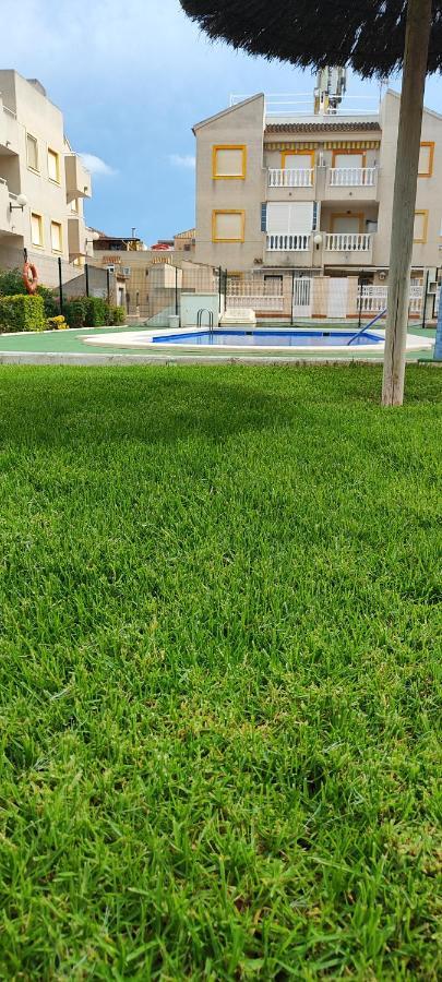 Parque Aromatico Con Dos Piscinas Apartamento Torrevieja Exterior foto