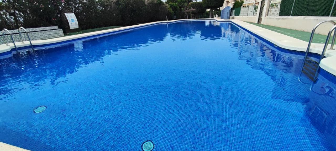 Parque Aromatico Con Dos Piscinas Apartamento Torrevieja Exterior foto
